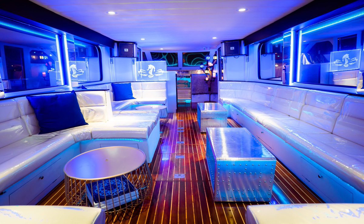 每次聚會固定汽旅、酒吧膩了嗎？圖庫還夠用嗎？6/28（六）在台北我們換個方式，來場雙層微醺遊艇派對！

雙層豪華遊艇｜JBL音響＋水上KTV＋特調調酒桶 | 食物暈船藥＋保險齊備＋夕陽航行超好拍
尼克本人擔任攝影師

限額三對情侶或夫妻，私訊我或澀澀報名，名額不多，我們玩真的。