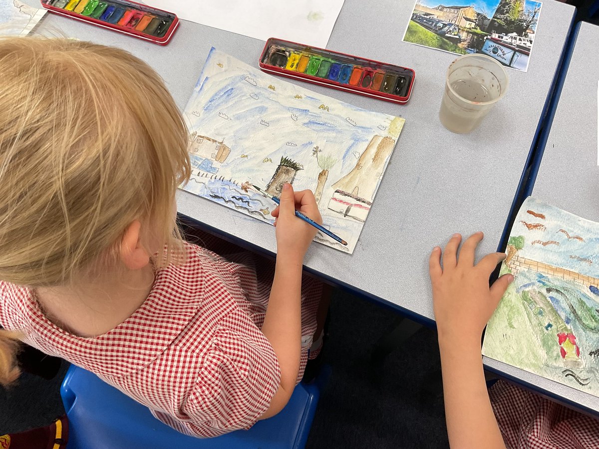 PDA_Y2's tweet image. Using our drawing and painting skills to create our landscapes of Parbold canal. #pdaart ⭐️⭐️⭐️