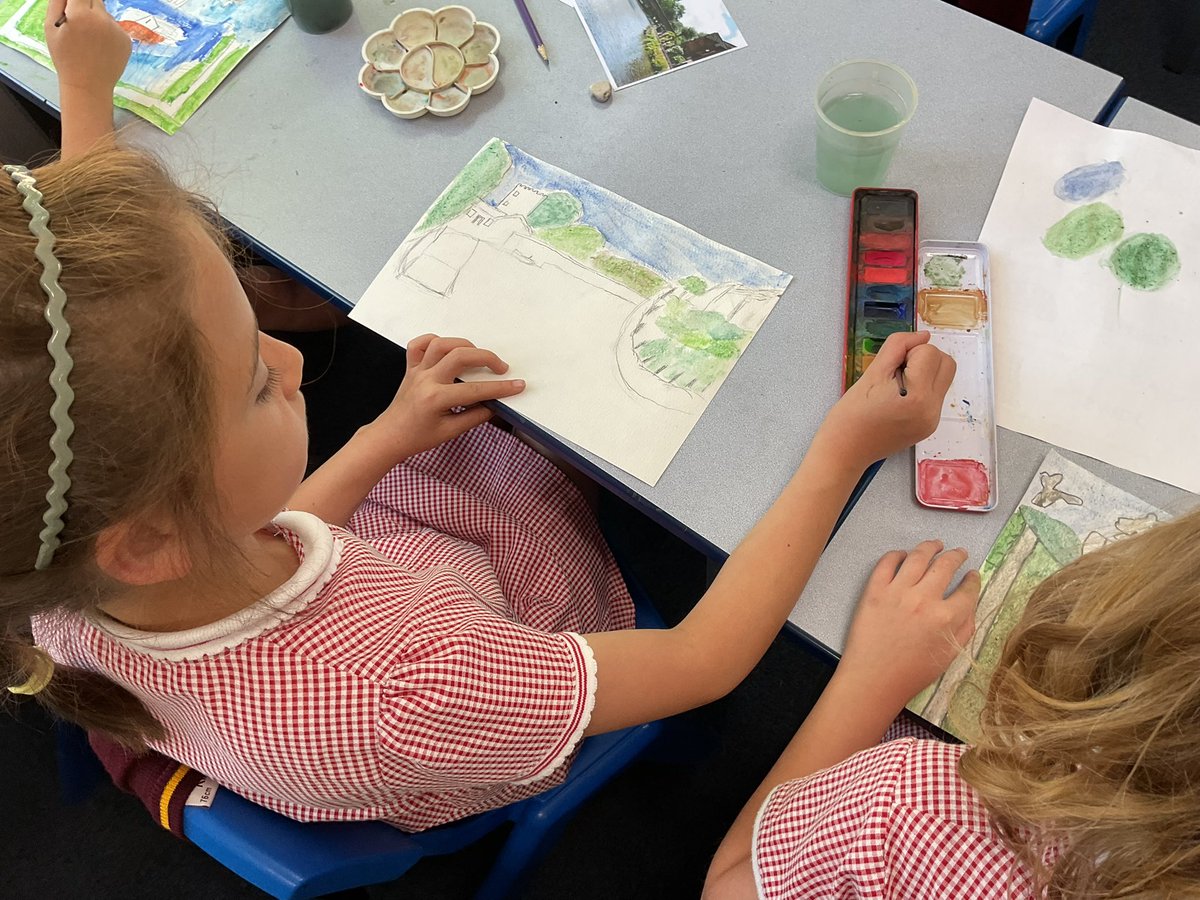 PDA_Y2's tweet image. Using our drawing and painting skills to create our landscapes of Parbold canal. #pdaart ⭐️⭐️⭐️