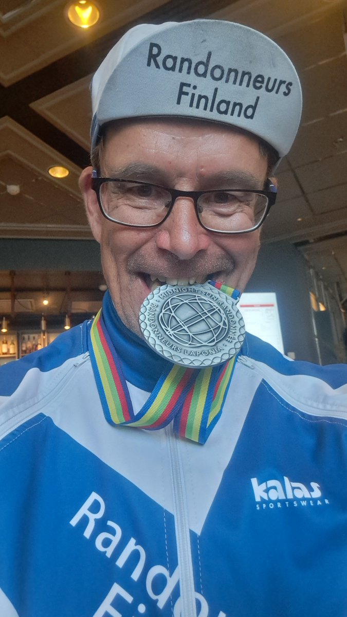 Umeå mid summer mountain race ajettu. 1218km 81h. Melkein ruska pyöräily kelissä. Artikcircelissä kovaa tuulta ja sadetta 5 astetta.hienosti järjestetty Tapahtuma.