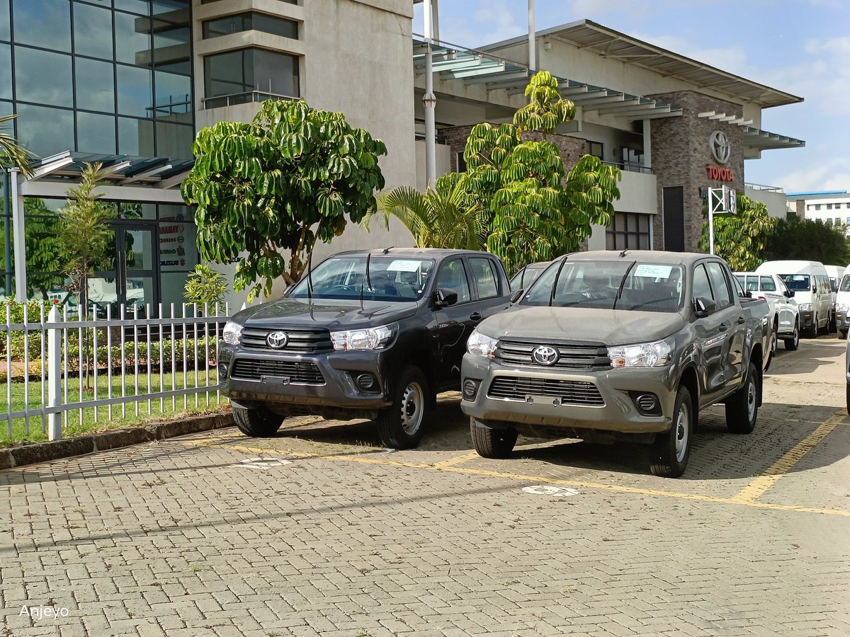 anj_116_'s tweet photo. Today's #IntoTheMultibrand Edition is about the Toyota Hilux Double Cab Pickup.
Guess how many Variants of the Hilux Double Cab are sold in KE by @ToyotaCFAOKE?
Kama Kawa unaweza tuget hapa ☎️0720586035 tupige biz! https://t.co/Lfbl0tMLHD