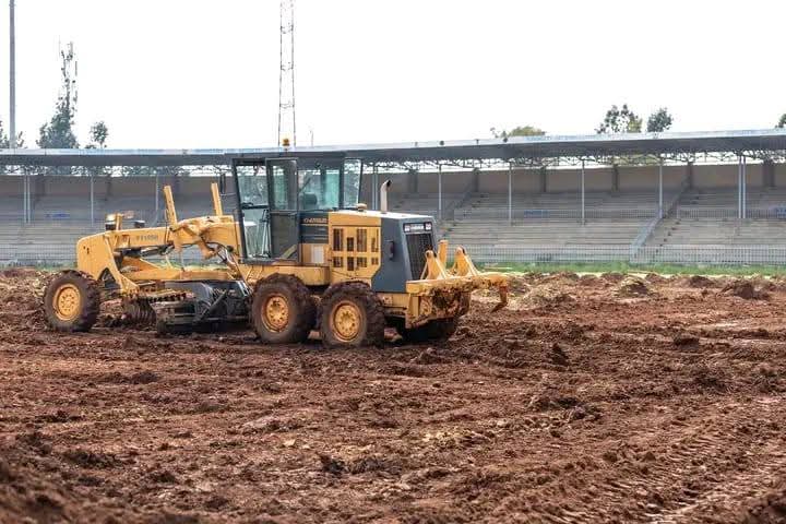 CAF withdrew Kenya’s hosting rights for CHAN 2024 Group D due to a lack of adequate training facilities.

Kenya had pledged to provide six training grounds and one additional pitch for referees. However, only Ulinzi Sports Complex, Kenya Police Sacco grounds, and two pitches at