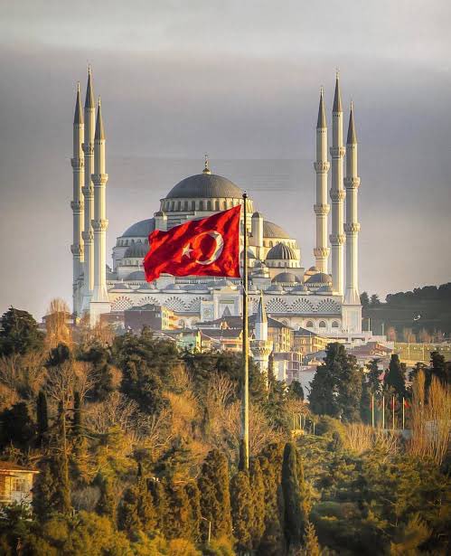 “Allah’ım Ümmetimizi  ezansız, Milletimizi vatansız bırakma, birlik ve beraberliğimizi daim eyle.” 🤲 🇹🇷
Hayırlı Cumalar