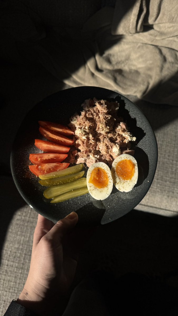 Challenger tweet media