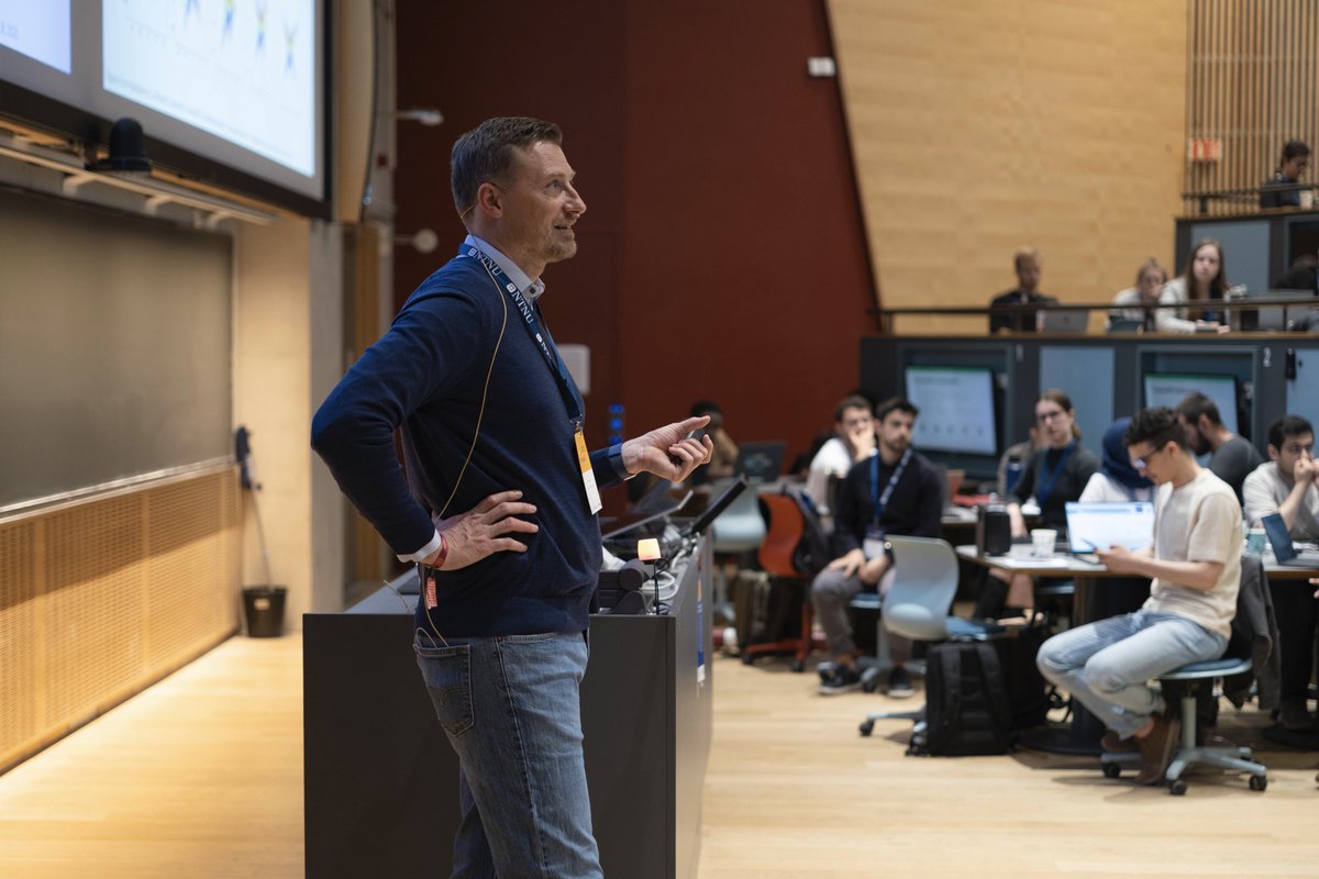 probabilisticai's tweet image. Deep Generative Models by Jes Frellsen (@jesfrellsen) at #ProbAI School 2025. #ProbabilisticAI