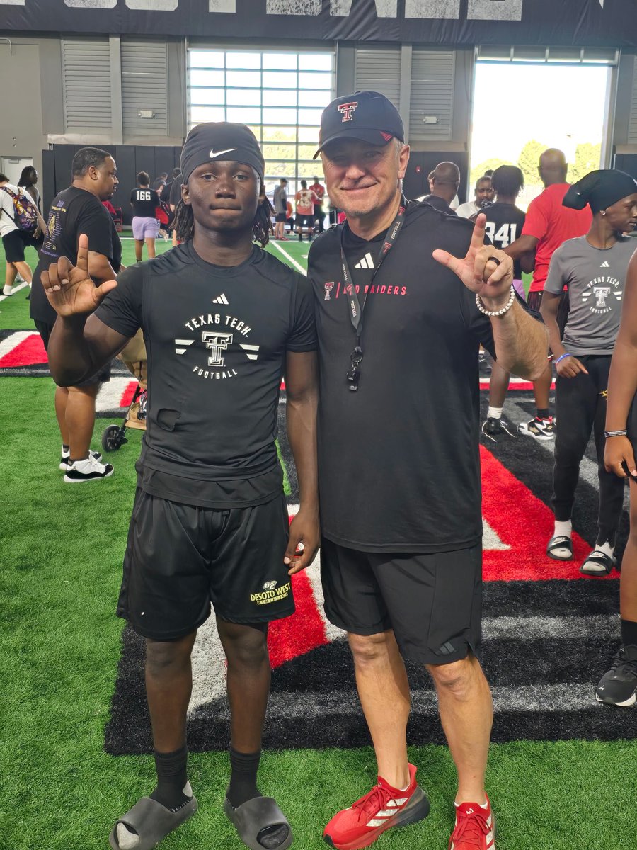 Tyree rashed Nobles jr (@tyree_noblesjr) on Twitter photo #AGTG after having a great conversation with <a href="/CoachKennyPerry/">Kenny Perry ๐ต</a> Iโm more then blessed to say I have my first d1 offer at <a href="/TexasTechFB/">Texas Tech Football</a> ๐ช๐พ
# CCE
<a href="/iCoachTheHAWGS/">Coach WILLIAMS</a>
<a href="/CoachGeezy/">Coach George</a>
<a href="/FootballDesoto/">DeSoto Football</a>
<a href="/DesotoWestAth/">Desoto West Boys Athletics</a>
<a href="/CoachSean13/">CoachSean13</a>
<a href="/tspivey22/">โ๏ธTerrion Spiveyโ๏ธ</a> #AGTG after having a great conversation with <a href="/CoachKennyPerry/">Kenny Perry ๐ต</a> Iโm more then blessed to say I have my first d1 offer at <a href="/TexasTechFB/">Texas Tech Football</a> ๐ช๐พ
# CCE
<a href="/iCoachTheHAWGS/">Coach WILLIAMS</a>
<a href="/CoachGeezy/">Coach George</a>
<a href="/FootballDesoto/">DeSoto Football</a>
<a href="/DesotoWestAth/">Desoto West Boys Athletics</a>
<a href="/CoachSean13/">CoachSean13</a>
<a href="/tspivey22/">โ๏ธTerrion Spiveyโ๏ธ</a>