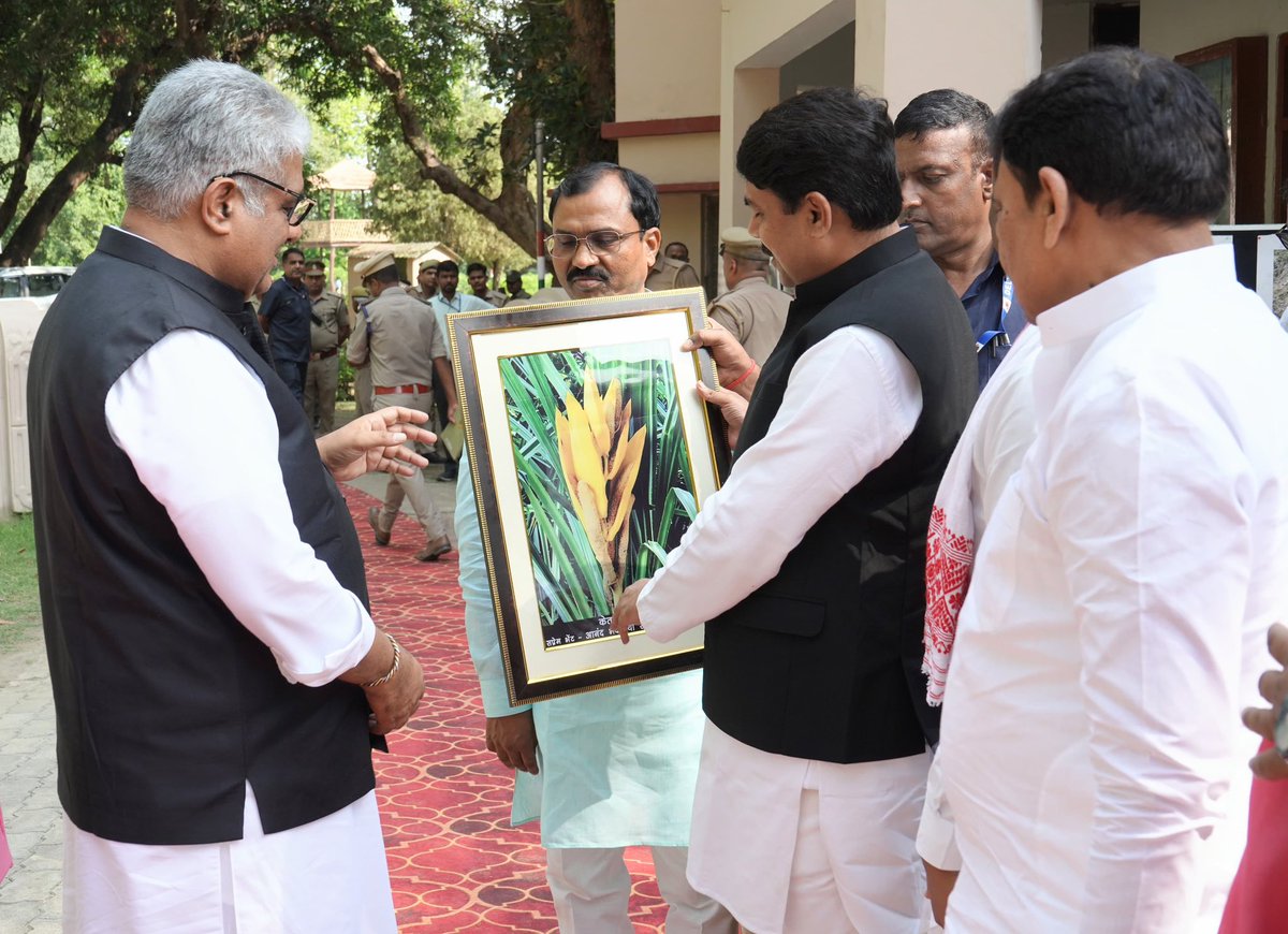 BhadauriyaAnand's tweet photo. कल दुधवा टाइगर रिजर्व में 
मानव-वन्यजीव संघर्ष कारण और निवारण को लेकर आयोजित कार्यशाला में भारत सरकार के केंद्रीयमंत्री,उत्तर प्रदेश के कैबिनेट एवं राज्यमंत्री,
कई सांसद एवं केंद्र सरकार के अधिकारीगण राज्य सरकार के अधिकारीगण,जिला प्रशासन के अधिकारीगण https://t.co/p2VjVZ5eyV
