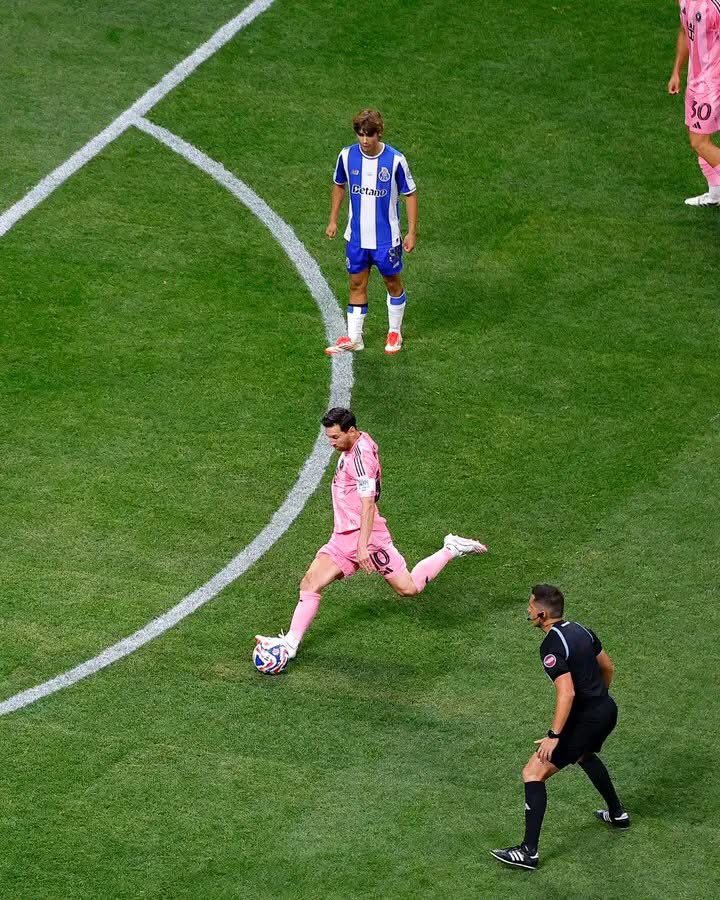 It’s only those who never kicked a ball in their entire life that are hyping this Messi’s free-kick.

Anyway… it’s FIFA boy, why won’t media hype? Overrated Igala goat!