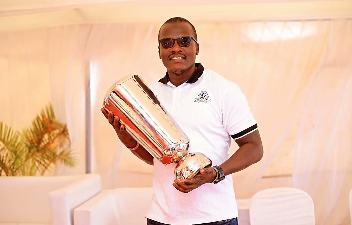 WasikeAbdu's tweet image. The World doesnโt reward effort.
It rewards RESULTS. Win. And donโt ever apologize for it.
To each Venoms member of this beautiful journey: You are our strength. You are our family.
5th Uganda Premier League title with Vipers SC since 2017. โค๏ธโ๐ฟ๐ช๐ฟ๐๐ฟ