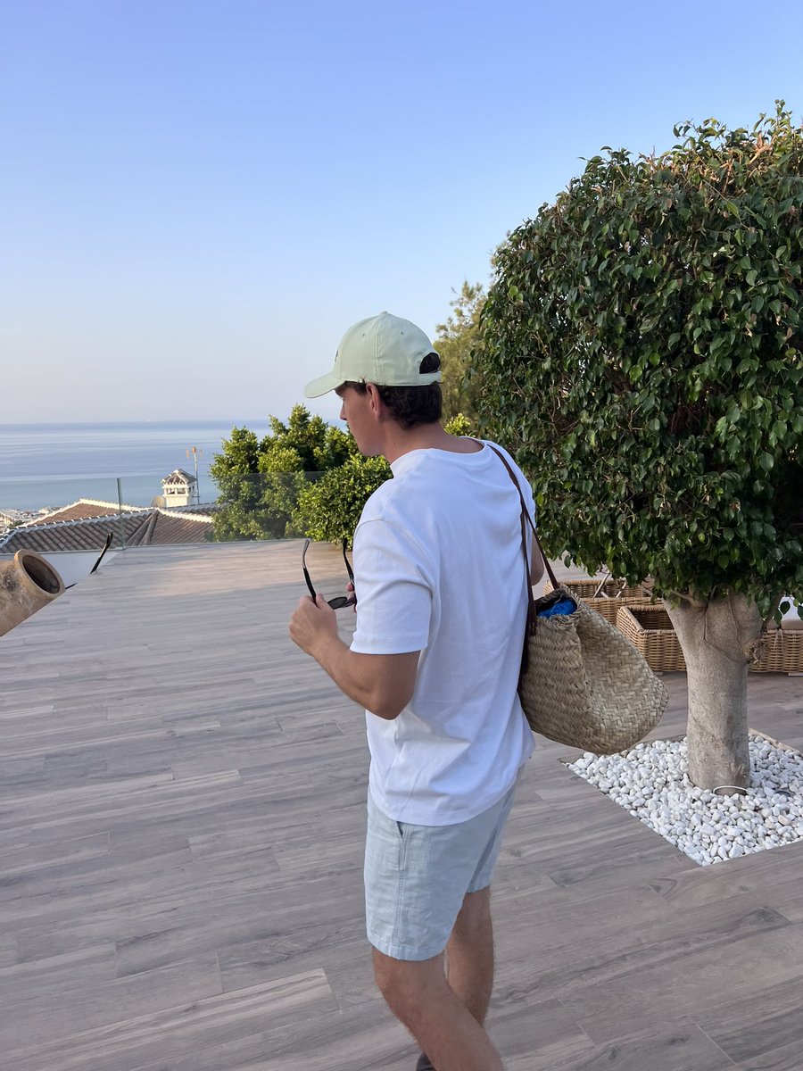 madsnq's tweet photo. I’m not here to sell you hope. I’m here to show you what’s real.

This isn’t a get-rich-quick system.
It’s a stay-rich, stay-funded strategy.
Daily risk caps. Live trades. Real money.
No fluff. No hype. Just execution.

Get my free simple trading framework and learn it yourself.

I recommend printing out the paper. 📄 

Including all my principles 

https://t.co/KWqqtNSgg9