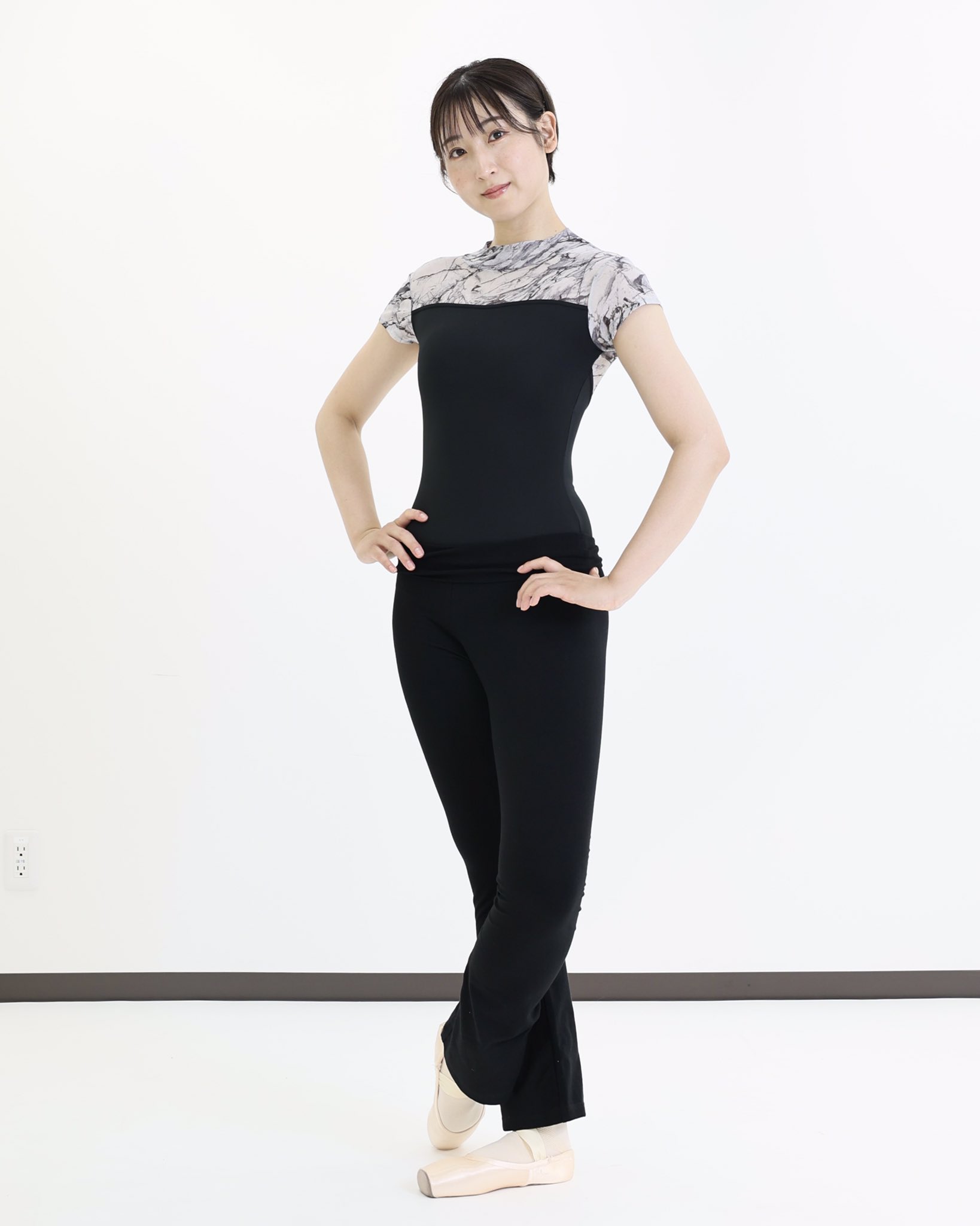 チュールネット・長袖トップス【腕が長く見え、着やせ効果も抜群♪】