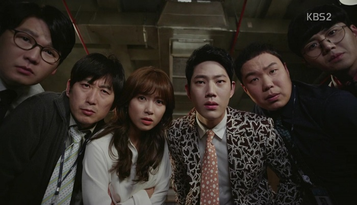 ari_buitrago's tweet photo. Me gusto este kdrama. Un contador que inicialmente trabaja para criminales pero termina trabajando para una empresa llamada TQ Group. Él se involucra en la lucha contra la corrupción dentro de la empresa y busca salvarla de una crisis. #chiefkim https://t.co/lajQUzmUQn
