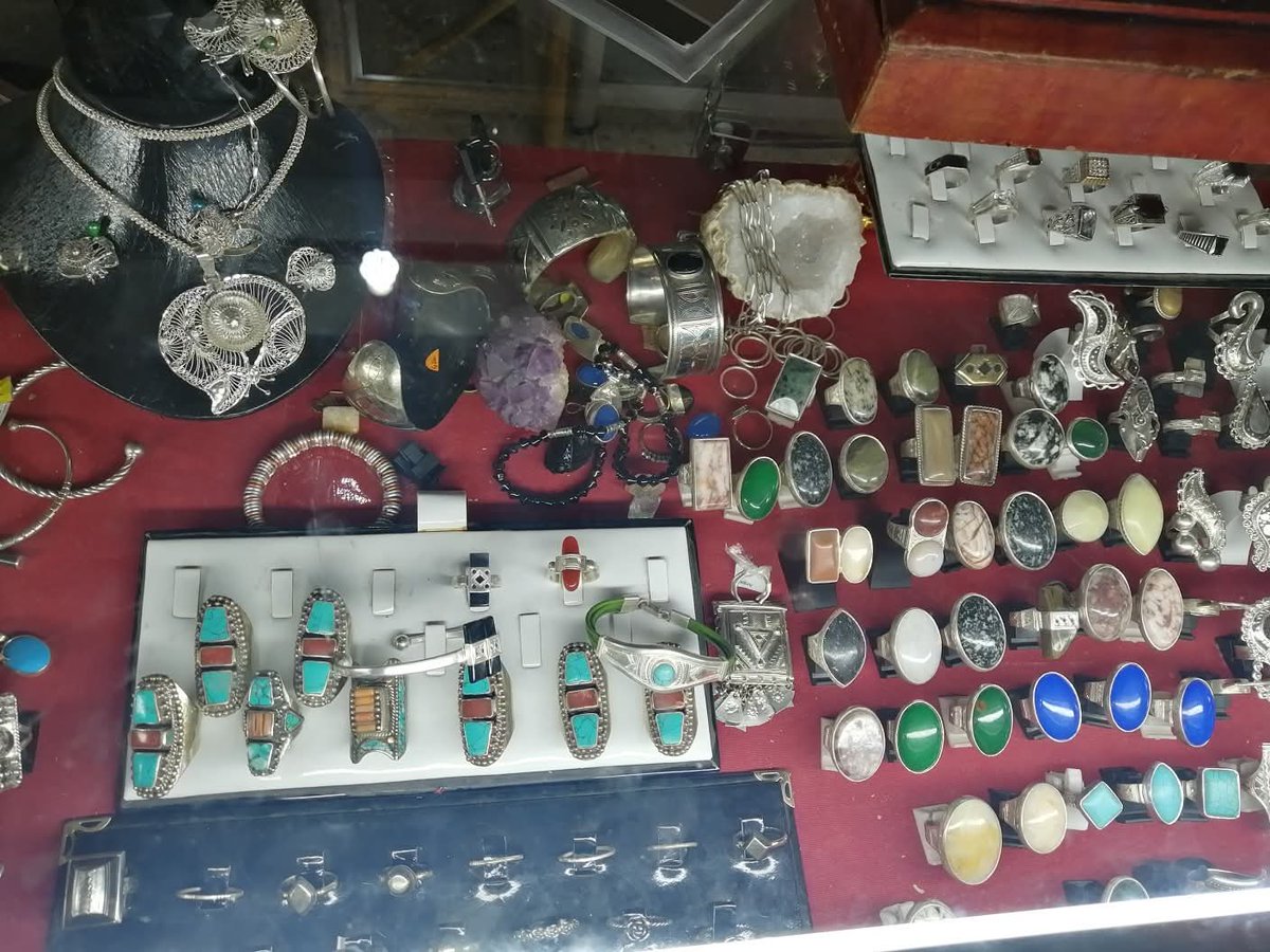 Some homemade ornaments
In the city of Tamanrasset