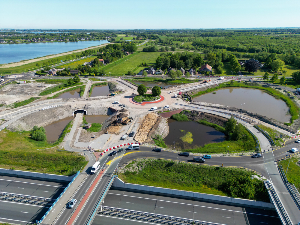 Reminder: De Beertsterbrug en de Rozenbladrotonde in #Winschoten zijn vanaf zaterdag 21 juni tot en met vrijdag 25 juli afgesloten voor alle verkeer. Zie ook: tinyurl.com/4ca784yy  Werkzaamheden van dichtbij bekijken? Bezoek morgen de locatie tijdens de #opendagvandebouw