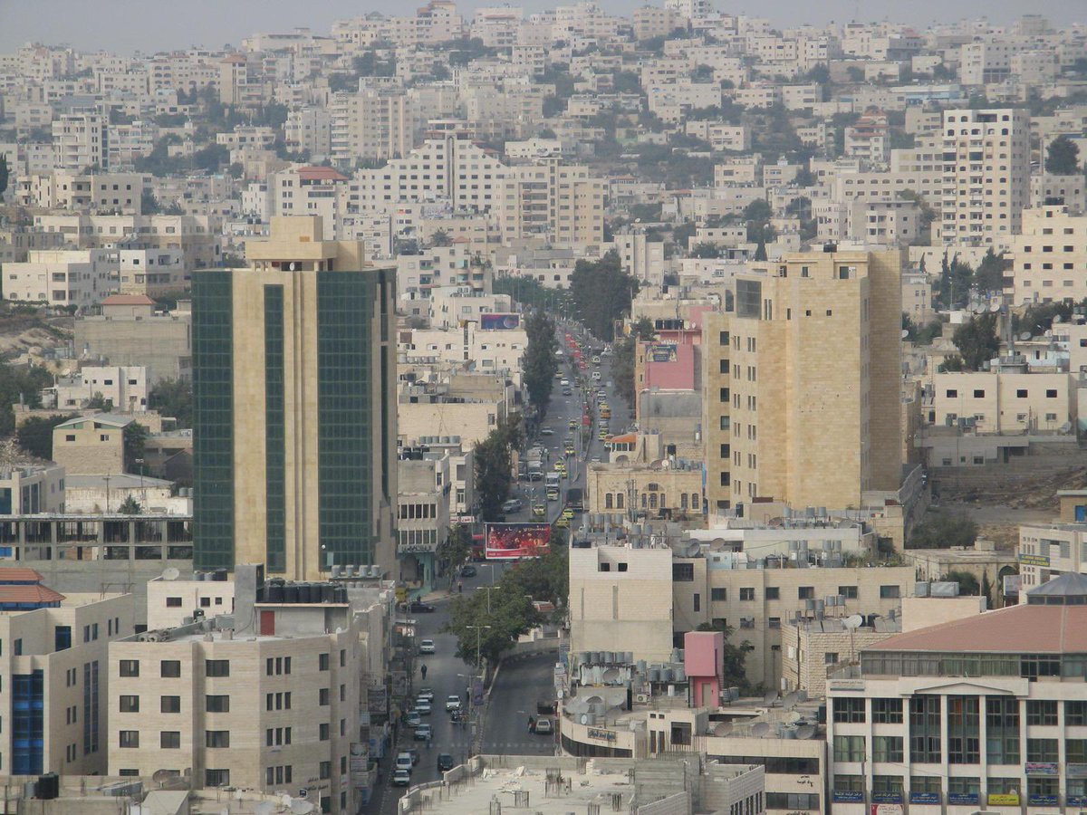 GermanRepRama's tweet image. Fuel shortages, water scarcity and settler challenges: #Hebron Mayor Tayseer Abu Sneineh briefed me about the worrisome impact of closed checkpoints on the economic viability and social stability of his city. Re-openings urgently needed!