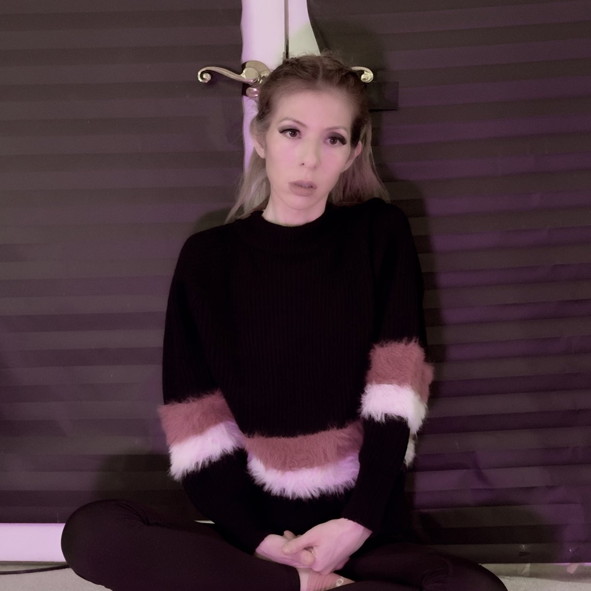 R. Missing tweet media