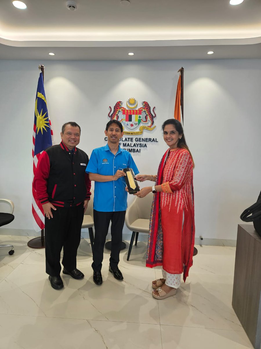 Ms. Sangeeta Jain, Sr. Director -AIAI met Mr. Ahmad Zuwairi Yusoff, Consul General of Malaysia in Mumbai to discuss trade opportunities between Malaysia and India and to invite Malaysia to participate in the upcoming Global Economic Summit 2025 and World Trade Expo 2025.