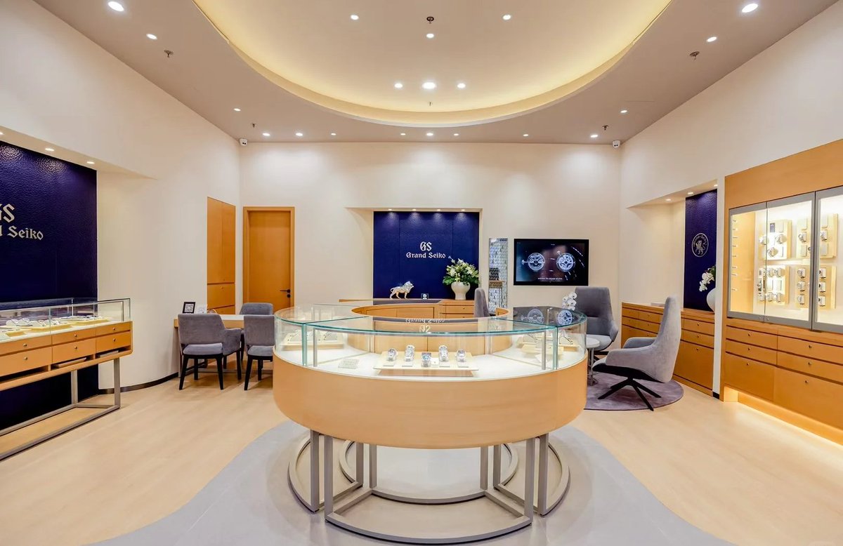 customshowcase's tweet image. 🔄 Traditional displays no longer meet your needs?
Official Website: degreefurniture.com
Email: sales@degreefurniture.com
WhatsApp: +86 13922429233
#watchstoredisplaycase
#watchshowcases
#watchstoredesign
#dgdisplayshowcase