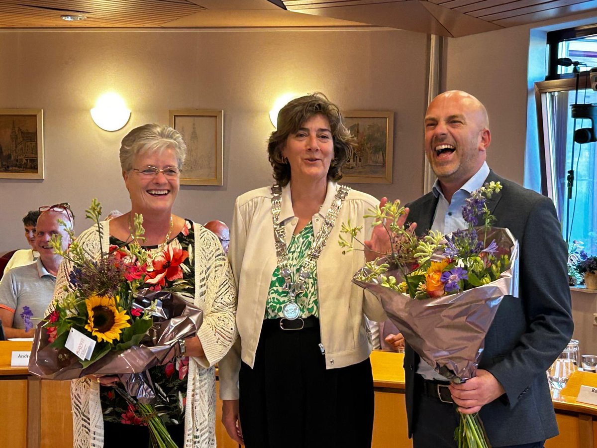 Tijdens de raadsvergadering van <a href="/gem_waterland/">Gemeente Waterland</a> op 19 juni zijn 2 nieuwe duo-raadsleden benoemd bij <a href="/WN_Lokaal/">WaterlandNatuurlijk</a> . We zijn blij met hun ondersteuning.
Wij wensen Anita Schaatsbergen en Richard de Weijze veel succes!