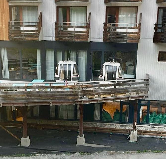 Another 2 of the Chenus gondolas have made their way to #LaTania after successful bids in the auction. That makes 7 currently...