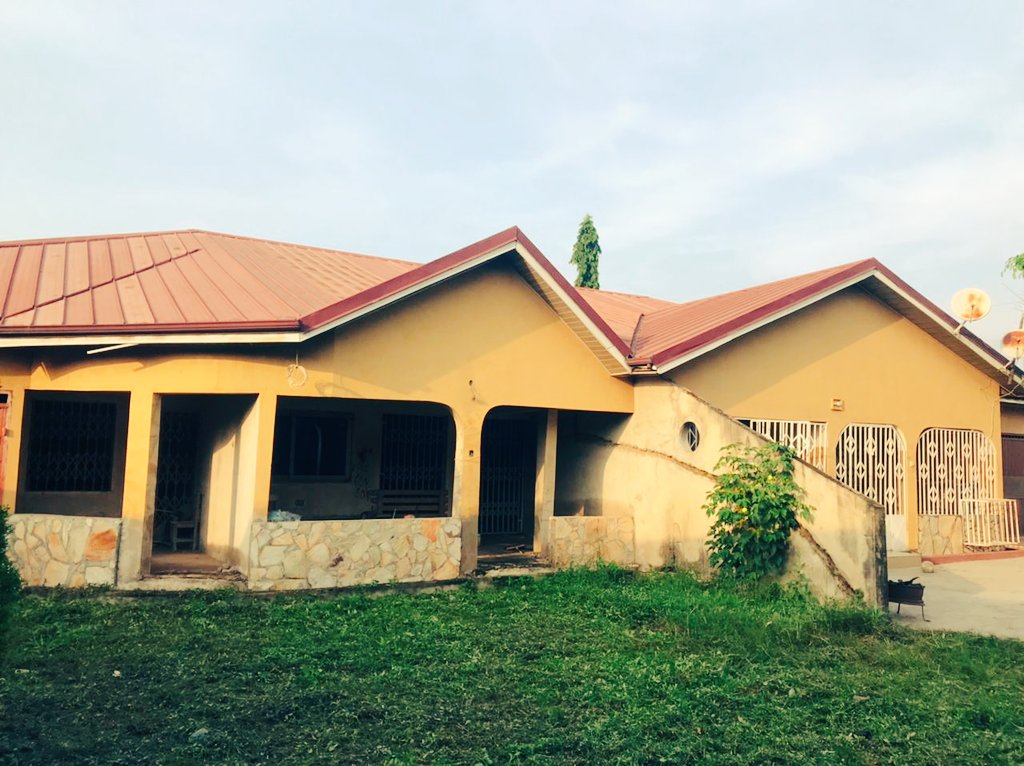 TREYBANI1's tweet image. Ebi semi detached
3 bedroom
But 30 % completed
Selling at a cool price
Contact 0538222689