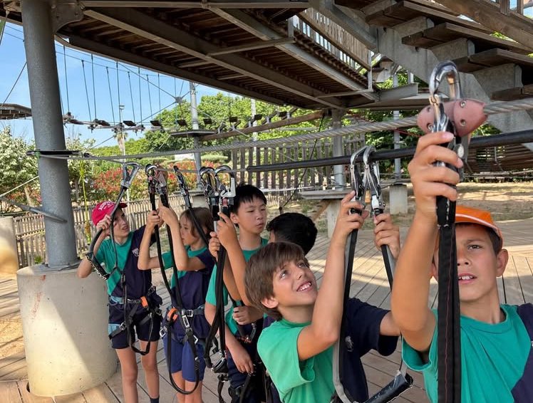An unforgettable final adventure for Primary 6. Climbing, laughing, and ending the day with ice cream at the beach! 🌊☀️🍦

#GironaSchool #SchoolGirona #EscolaGirona #Girona