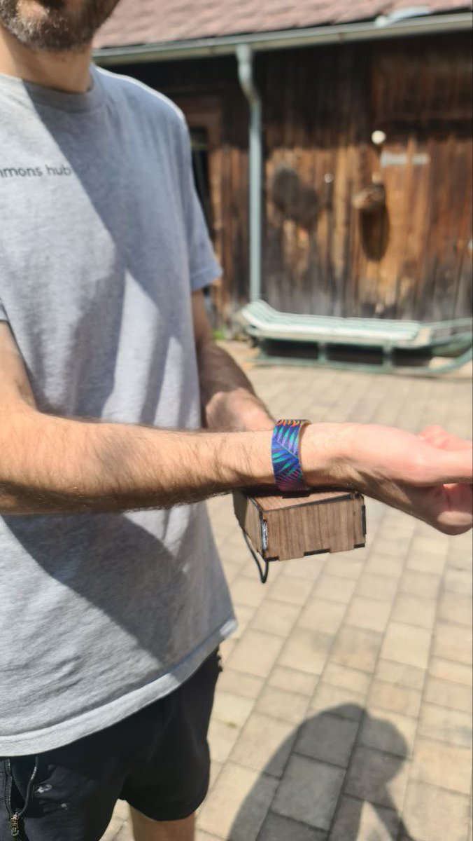 citizenwallet's tweet image. Look at what @CommonsHubAT did with NFCWallet, an arduino and a 3D printer! Little boxes that give you tokens when you volunteer around the space.
We workshopped the volunteer economy together. Lovely space, lovely people ❤️