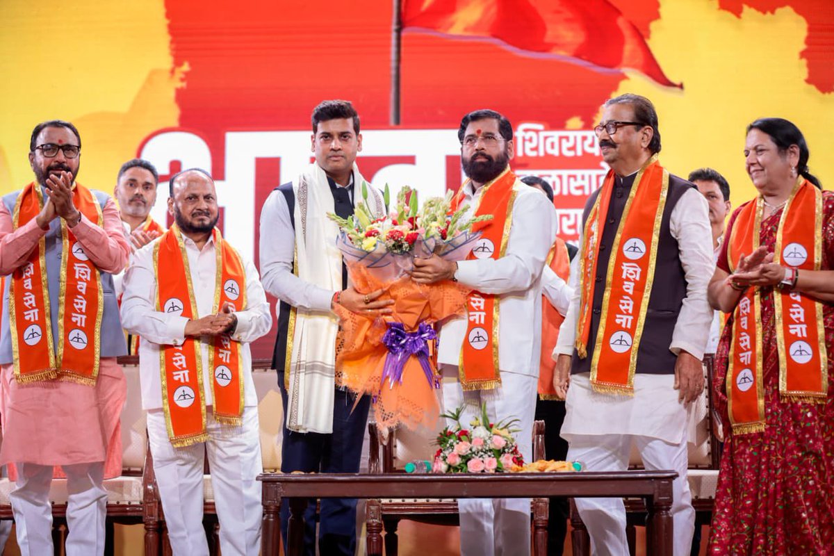 शिवसेनेचा ५९ वा वर्धापन दिन वरळी मुंबई येथे उत्साहात पार पडला. हिंदुहृदयसम्राट बाळासाहेब ठाकरे यांच्या विचारांनी स्थापन झालेल्या शिवसेनेने, राज्यातील तमाम शिवसैनिकांच्या उपस्थितीत, जल्लोषात ‘साठी’ मध्ये पदार्पण केले. शाहीर नंदेश जी उमप यांच्या पहाडी आवाजाने संपूर्ण कार्यक्रम स्थळ