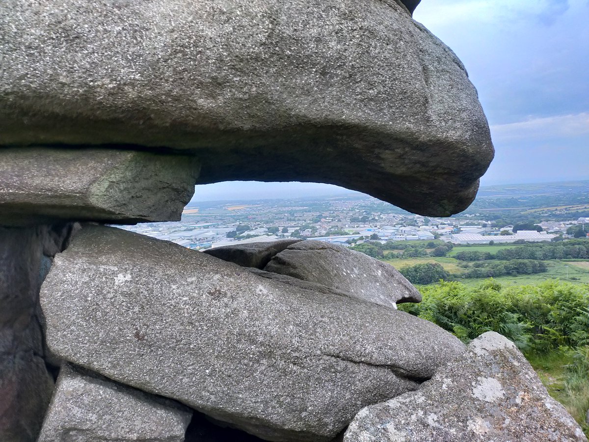 Morning stank on Carn Brea before heading down west #Kernow
#LoveCornwall #Wellbeing