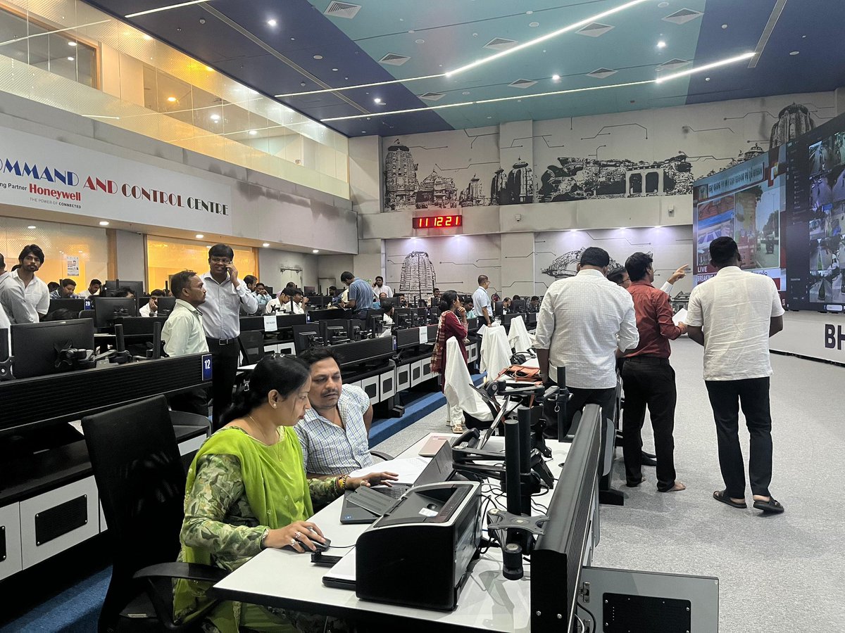 BSCL_BBSR's tweet photo. City-wide monitoring from the ICCC at ICOMC Tower is actively underway ahead of the Hon’ble Prime Minister’s visit, ensuring seamless coordination and preparedness.
#SmartSurveillance #ICCC #ICOMC https://t.co/Ekv4V4xGQ3