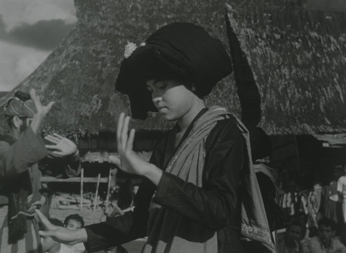 SejarahRakyat's tweet image. Come one, come all for the screening of🎬 TURANG – a lost anti-colonial gem from Indonesia, rediscovered after decades!
📍Five Arts Centre, GMBB, KL
📅 Wed, 25 June | 8:30PM
🎟️ Limited seats: bit.ly/TayanganDiskus…
Post screening discussion w/ @adrianjonathan of @cinemapoetica