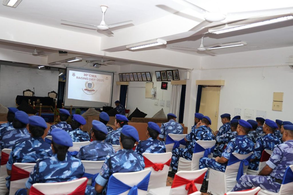 RCWA की अध्यक्षा के मार्गदर्शन में 91Bn के जवानों एवं महिला सदस्यों ने 30वें CWA Raising Day समारोह की लाइव स्ट्रीमिंग में उत्साहपूर्वक भाग लिया।
कार्यक्रम का प्रसारण <a href="/crpfindia/">🇮🇳CRPF🇮🇳</a> के YouTube व Facebook चैनलों पर किया गया, जिसे कई कर्मियों के परिवारों ने घर से ऑनलाइन देखा।#RCWA.