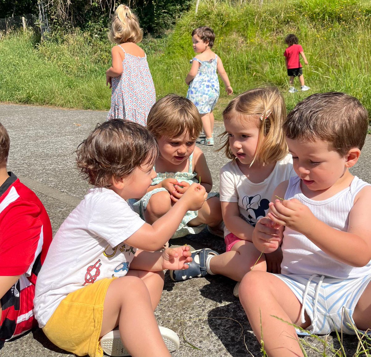 SeberIkastola's tweet photo. Harremanak, konfiantza, loturak, konplizitatea, natura….

Sarritan begirada batekin gauza asko adierazten dira💜💜

#SeberAltube #GuIkastola #konfiantzarenpedagogia #harremanak https://t.co/Cz2S59v3mJ