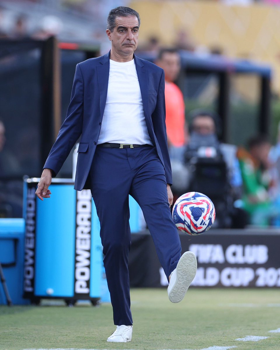 PSG'yi mağlup eden Botafogo'nun teknik direktörü Renato Paiva: 

"Futbolun mezarlığı favorilerle dolu."