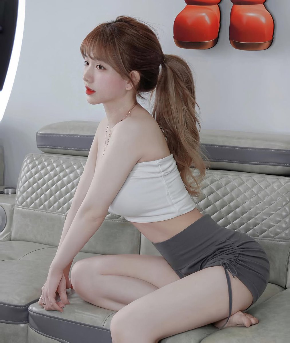 Bạn bao nhiêu tuổi không quan trọng
Quan trọng là bạn mãi mãi 18 tụi 🤪