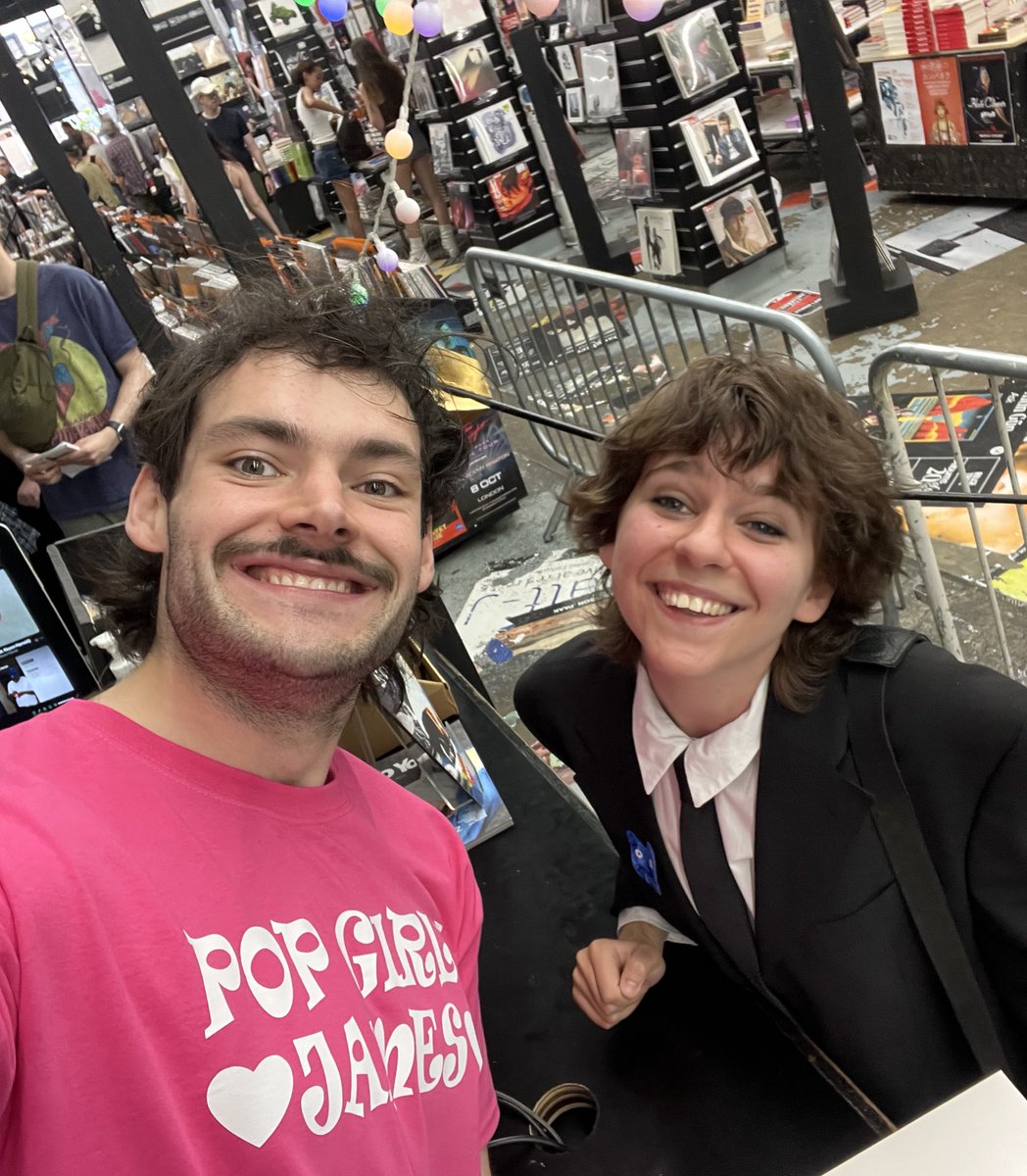 BluesDogDays's tweet image. I saw James Marriott live for the first time 3 years ago and knew I never wanted to stop, beyond proud of him regardless of what the charts say ♥️🥹