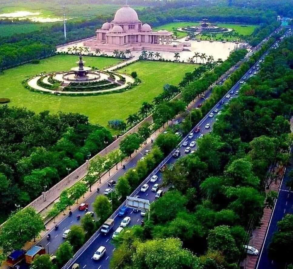 Jitu Rajoriya (@jitu_rajoriya) on Twitter photo рдЬрдм рдХреЛрдИ рдорд╛рдВрдЧ рдереА рдирд╛ рдХреЛрдИ рдЖрд╡рд╛рдЬ рдереА рдмрд┐рдирд╛ рдХрд╣реЗрдВ рдЕрдВрдмреЗрдбрдХрд░рд╡рд╛рджрд┐рдпреЛрдВ рдмрд╣рдирдЬреА/BSP рд╕рд░рдХрд╛рд░ рдиреЗ рдмрд╣реБрдд рдХреБрдЫ рджрд┐рдпрд╛ред
рдЖрдЬ рдмрд╛рдмрд╛ рд╕рд╛рд╣реЗрдм рдЖрдВрдмреЗрдбрдХрд░ рдХреА рдореВрд░реНрддрд┐ рд╕реНрдерд╛рдкрд┐рдд рдХрд░рдиреЗ рдХреЗ рд▓рд┐рдП рд╕рдорд╛рдЬ рд╕рдбрд╝рдХреЛрдВ рдкрд░ рдЖрдВрджреЛрд▓рди рдХрд░ рд░рд╣реЗ рд╣реИрдВ, рд▓реЗрдХрд┐рди рдорд╛рдВрдЧ рдкреБрд░реА рдирд╣реАрдВ рд╣реЛ рдкрд╛ рд░рд╣реА рд╣реИрдВ рдХреНрдпреЛрдВрдХрд┐ рд╕рдмрд╕реЗ рдмрдбрд╝реА рд╡рдЬрд╣ рд╣реИ рд╕рдорд╛рдЬ рд░рд╛рдЬрдиреАрддрд┐рдХ рд░реВрдк рдЖрд╕рд╛рдиреА рдЧреБрдорд░рд╛рд╣ рд╣реЛ рдЬрд╛рддрд╛ рд╣реИрдВред рдЬрдм рдХреЛрдИ рдорд╛рдВрдЧ рдереА рдирд╛ рдХреЛрдИ рдЖрд╡рд╛рдЬ рдереА рдмрд┐рдирд╛ рдХрд╣реЗрдВ рдЕрдВрдмреЗрдбрдХрд░рд╡рд╛рджрд┐рдпреЛрдВ рдмрд╣рдирдЬреА/BSP рд╕рд░рдХрд╛рд░ рдиреЗ рдмрд╣реБрдд рдХреБрдЫ рджрд┐рдпрд╛ред
рдЖрдЬ рдмрд╛рдмрд╛ рд╕рд╛рд╣реЗрдм рдЖрдВрдмреЗрдбрдХрд░ рдХреА рдореВрд░реНрддрд┐ рд╕реНрдерд╛рдкрд┐рдд рдХрд░рдиреЗ рдХреЗ рд▓рд┐рдП рд╕рдорд╛рдЬ рд╕рдбрд╝рдХреЛрдВ рдкрд░ рдЖрдВрджреЛрд▓рди рдХрд░ рд░рд╣реЗ рд╣реИрдВ, рд▓реЗрдХрд┐рди рдорд╛рдВрдЧ рдкреБрд░реА рдирд╣реАрдВ рд╣реЛ рдкрд╛ рд░рд╣реА рд╣реИрдВ рдХреНрдпреЛрдВрдХрд┐ рд╕рдмрд╕реЗ рдмрдбрд╝реА рд╡рдЬрд╣ рд╣реИ рд╕рдорд╛рдЬ рд░рд╛рдЬрдиреАрддрд┐рдХ рд░реВрдк рдЖрд╕рд╛рдиреА рдЧреБрдорд░рд╛рд╣ рд╣реЛ рдЬрд╛рддрд╛ рд╣реИрдВред