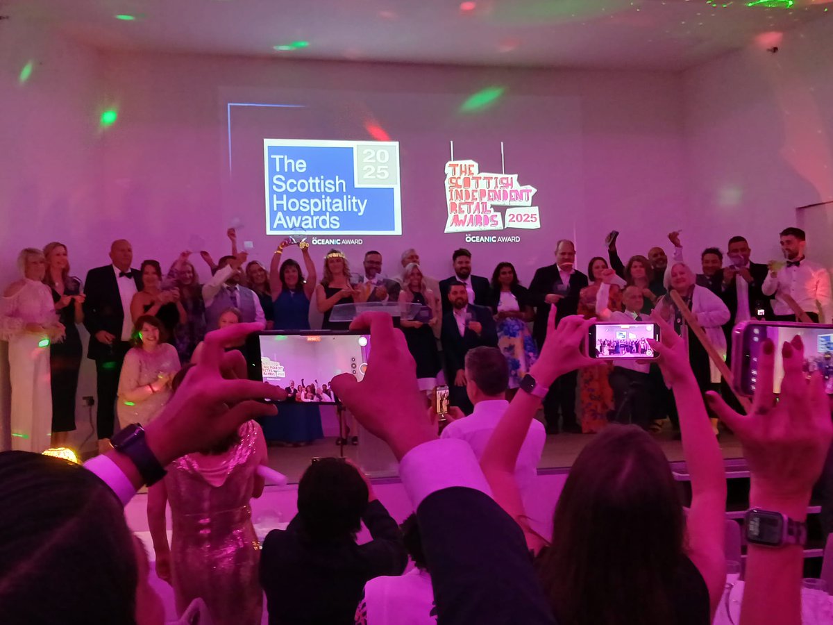 Delighted to have WON 'Bespoke Retailer of the Year' #scottishindependentretailawards for the whole of Scotland 🥳🏆🎉 Thank you to all who voted &amp; to the over 100 artists &amp; designer makers who supply #elbagallery couldn't have achieved this without you ! 
<a href="/milngavie/">Milngavie</a>