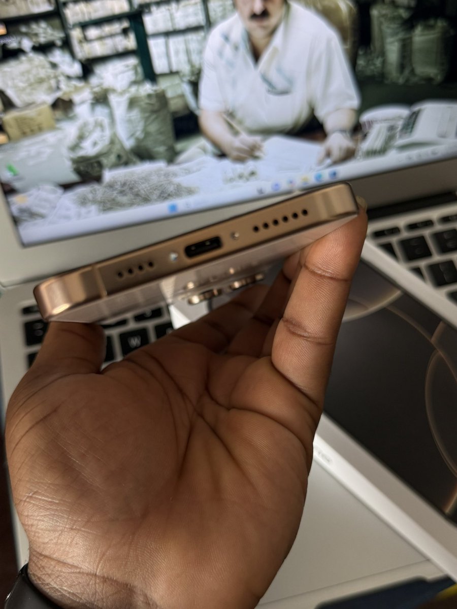 youngmoneysinn0's tweet photo. Refurbished iPhone 16pro max, 2 terabyte going for a cool price…

#YoungMoneysInn #SmartWayInn #New #Refurbish #China #MadeInChina #Iphone16promax https://t.co/fwjSebxLGL