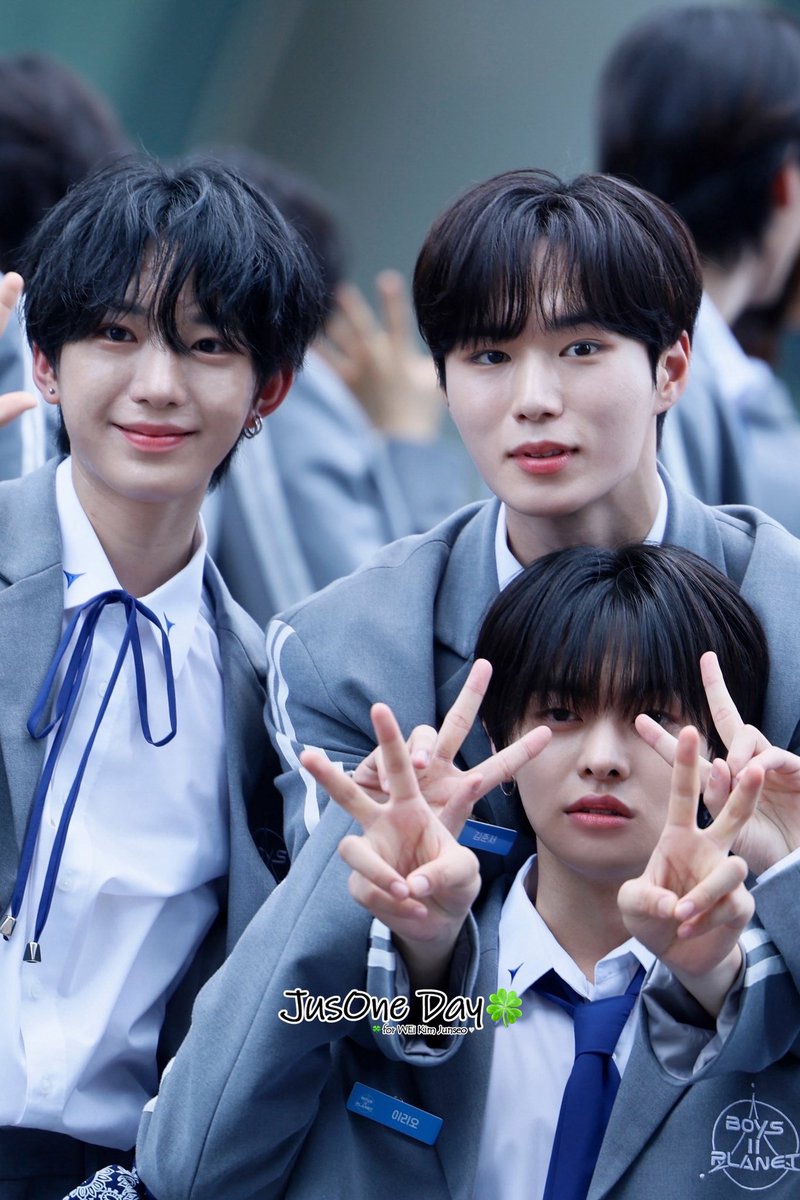 JusOneDay1120's tweet image. 250614 BOYS II PLANET OPEN STAGE
#κΉμ€μ #KIMJUNSEO
#μ΄λ¦¬μ€ #LEELEO #νμΈ ν€ #TATSUKI
#μμμ΄ #WEi #BOYS2PLANET #보μ΄μ¦2νλλ
#μ€λλ_μ€μλ₯Ό_κΌ_μμν΄