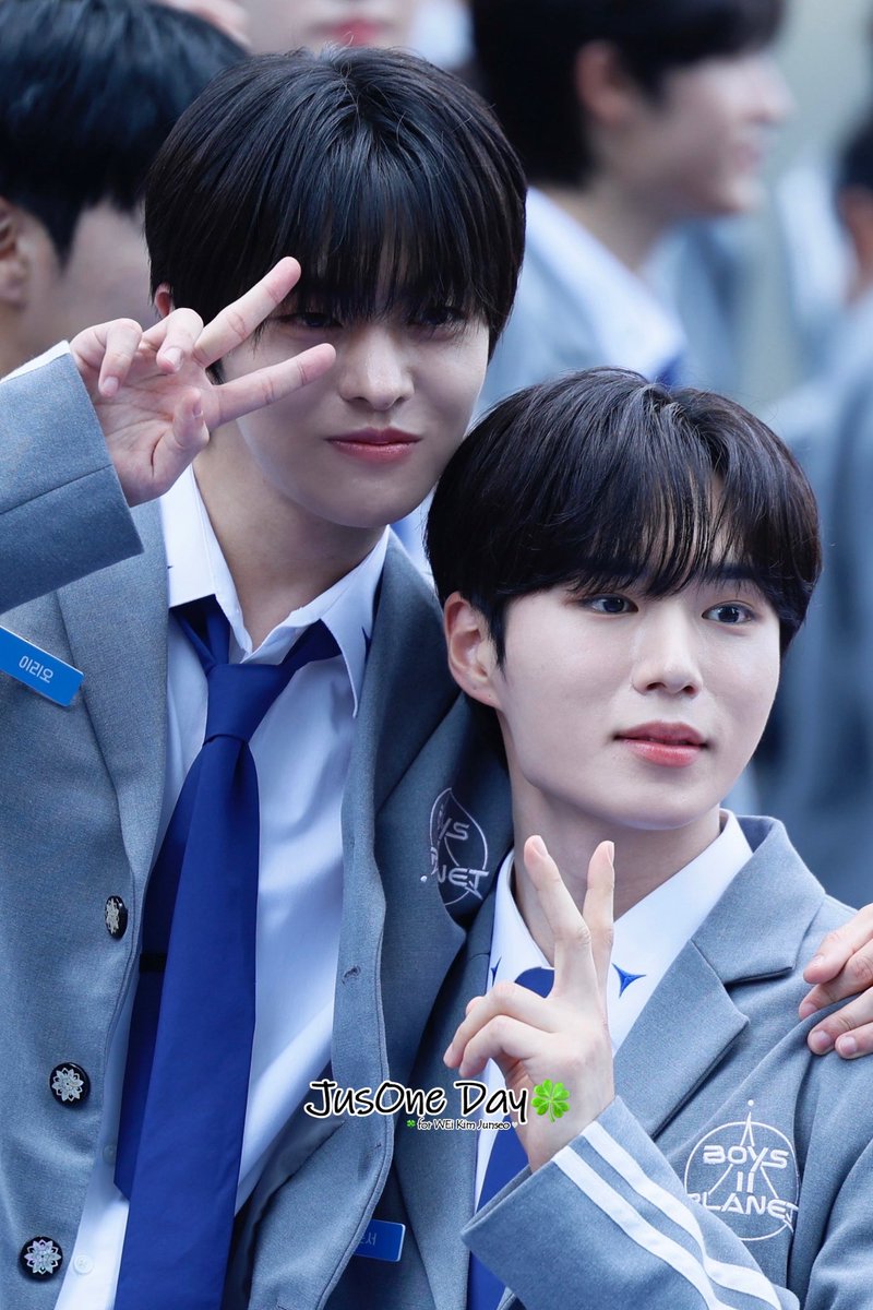 JusOneDay1120's tweet image. 250614 BOYS II PLANET OPEN STAGE
#κΉμ€μ #KIMJUNSEO
#μ΄λ¦¬μ€ #LEELEO #νμΈ ν€ #TATSUKI
#μμμ΄ #WEi #BOYS2PLANET #보μ΄μ¦2νλλ
#μ€λλ_μ€μλ₯Ό_κΌ_μμν΄