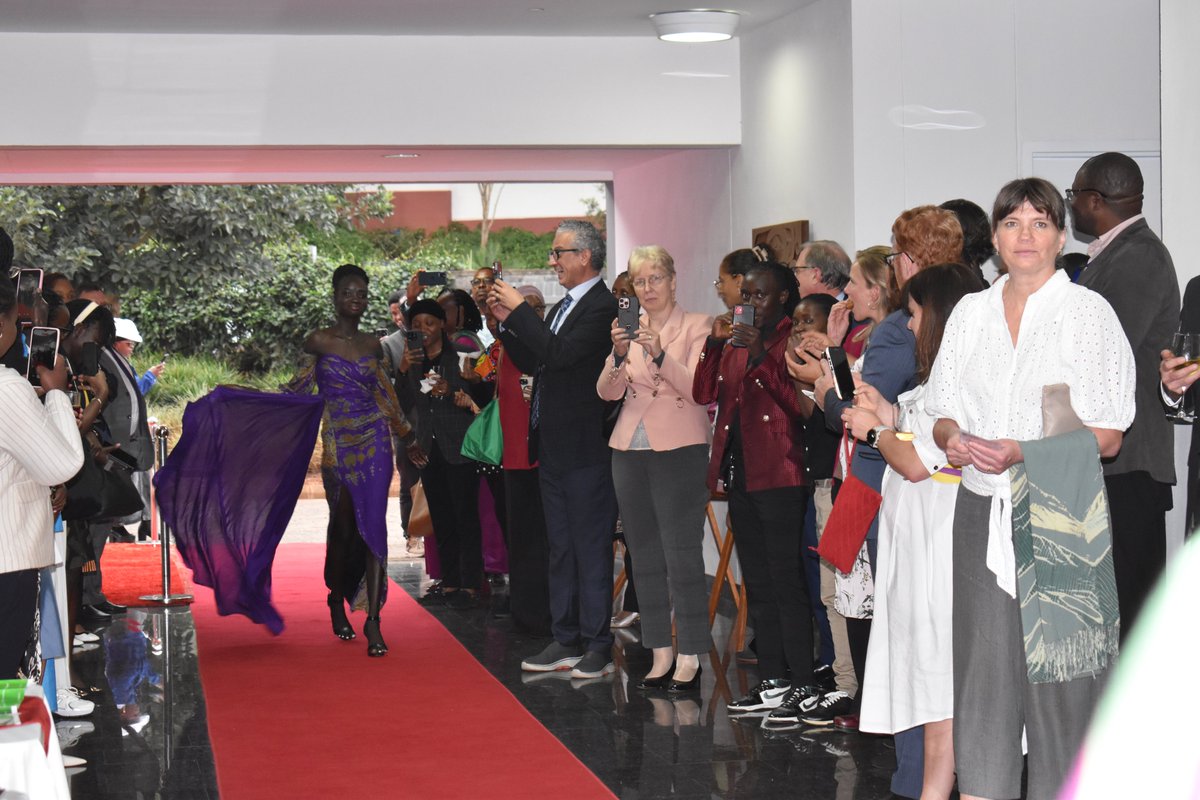 HCCanKenya's tweet image. 👗 Dans le cadre de la célébration, nous avons organisé un défilé de mode #ThreadsOfHope, en partenariat avec @WeAreRefuSHE, pour mettre en lumière le talent, la résilience et l&apos;autonomisation des femmes et des filles réfugiées à travers la mode et le design. #WRD2025