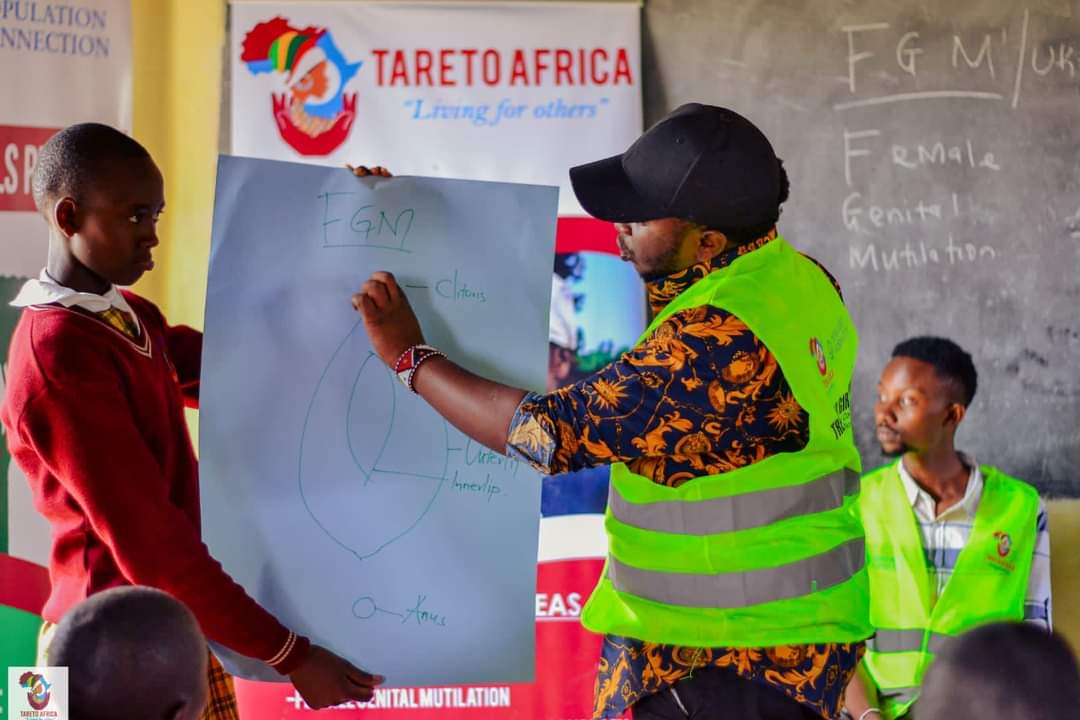 Many girls drop out of school after undergoing FGM and forced marriage.  
Let’s keep girls in school not under a blade, through community engagement to address social and gender noms. #EndFGM #tareto_africa #SRHR