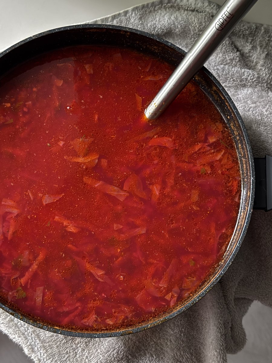 Приобрела вчера шестилитровую кастрюлю и в тот же вечер исполнила её предназначение