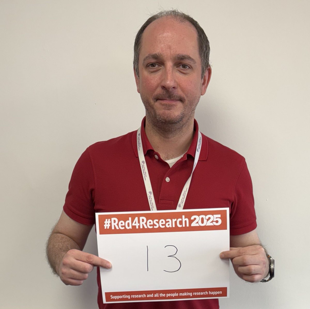#Red4Research Here's IT manager Adam celebrating the fact that in 2024/2025 @ncalliance_nhs was in the top 10% for recruitment in 13 @nihrrdn speciality areas - with dermatology, renal and trauma &amp; emergency care in the top 5%