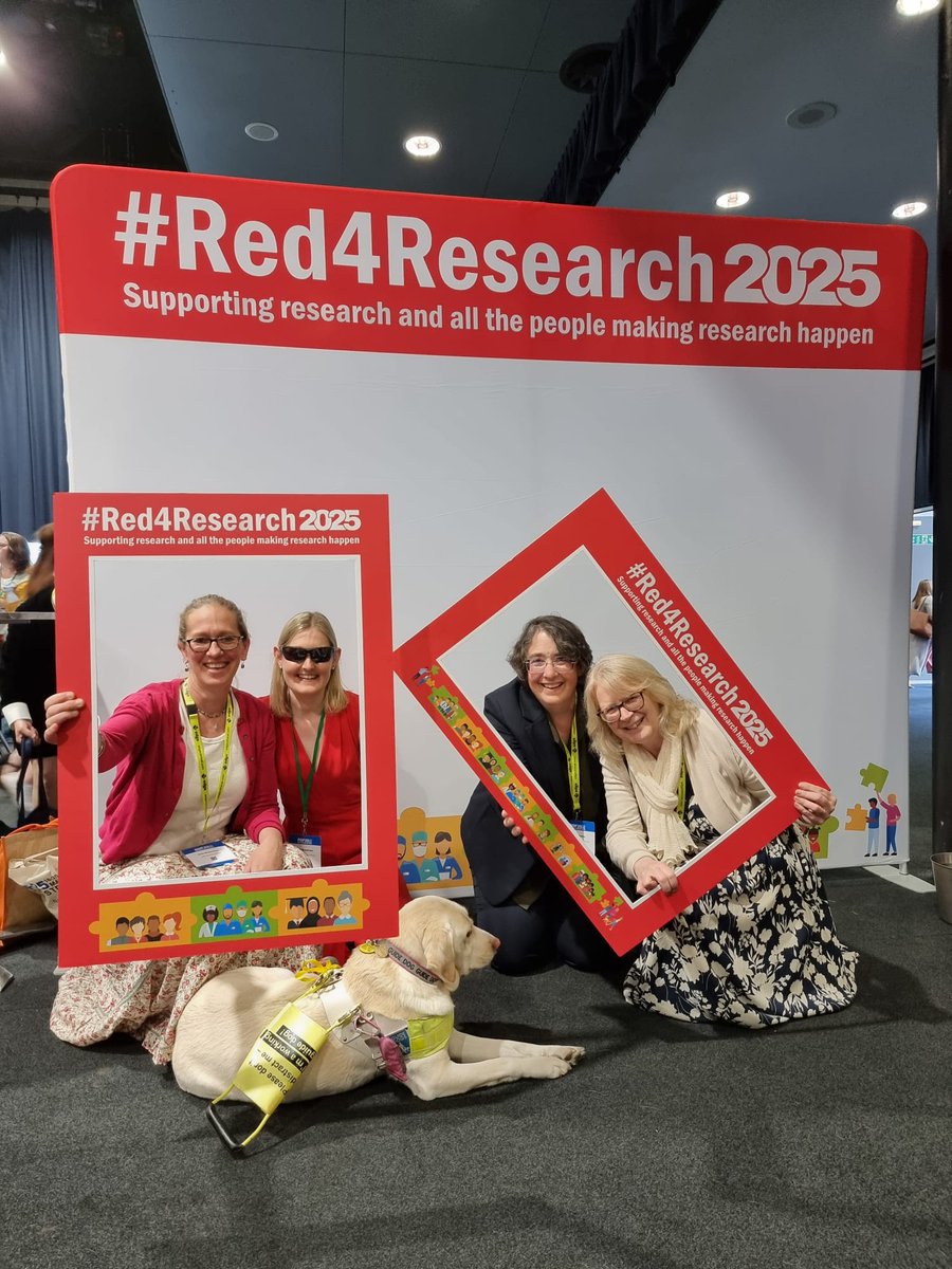 Schlep3's tweet image. It&apos;s Red for Research day, the international day celebrating the people who make health research possible! Without them we wouldn&apos;t have the treatments we rely on today or the future ones that will be even better. Take a picture with some red, tag #Red4Research &amp;amp; spread the word!
