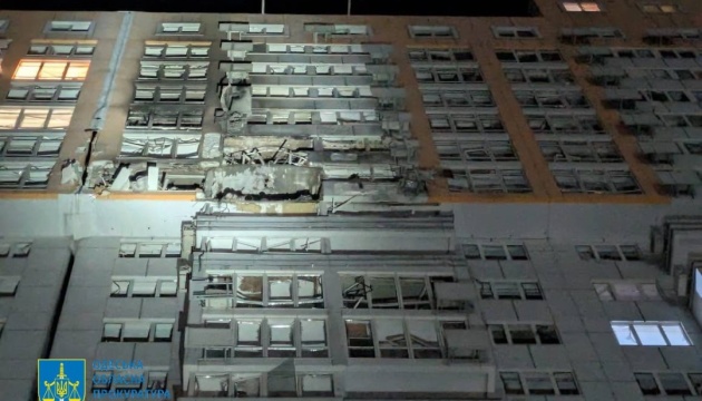 【写真】オデーサへのロシア軍無人機攻撃、死者１名、負傷者１４名 ukrinform.jp/rubric-ato/400…