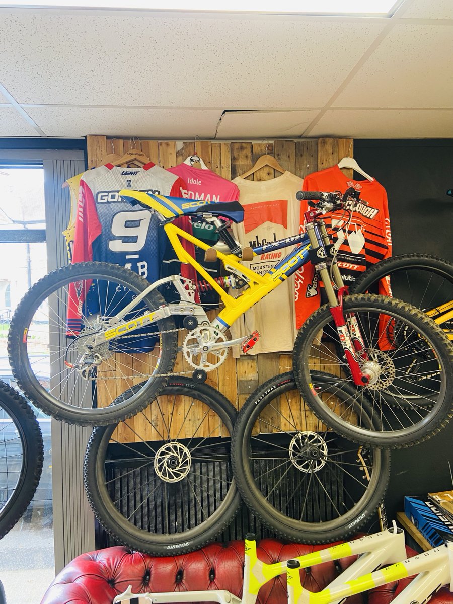 ACT visited <a href="/MBCyclery/">MBCyclery</a> in Haslemere and it was an incredible experience. Owners Francie and Ben are former pro racers and have a top-notch custom build mountain bike shop. Their youth racing program is fantastic. A must-visit for bike enthusiasts!

#RetailSupport #MountainBikes