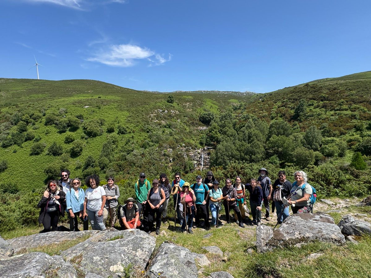 CSICGalicia's tweet image. El pasado fin de semana fueron las Jornadas Europeas de Arqueología. Desde @IncipitCSIC nos hacen llegar las imágenes de su participación a través de una ruta por los Chozos de A Laxe (Fornelos de Montes), que fue un éxito.