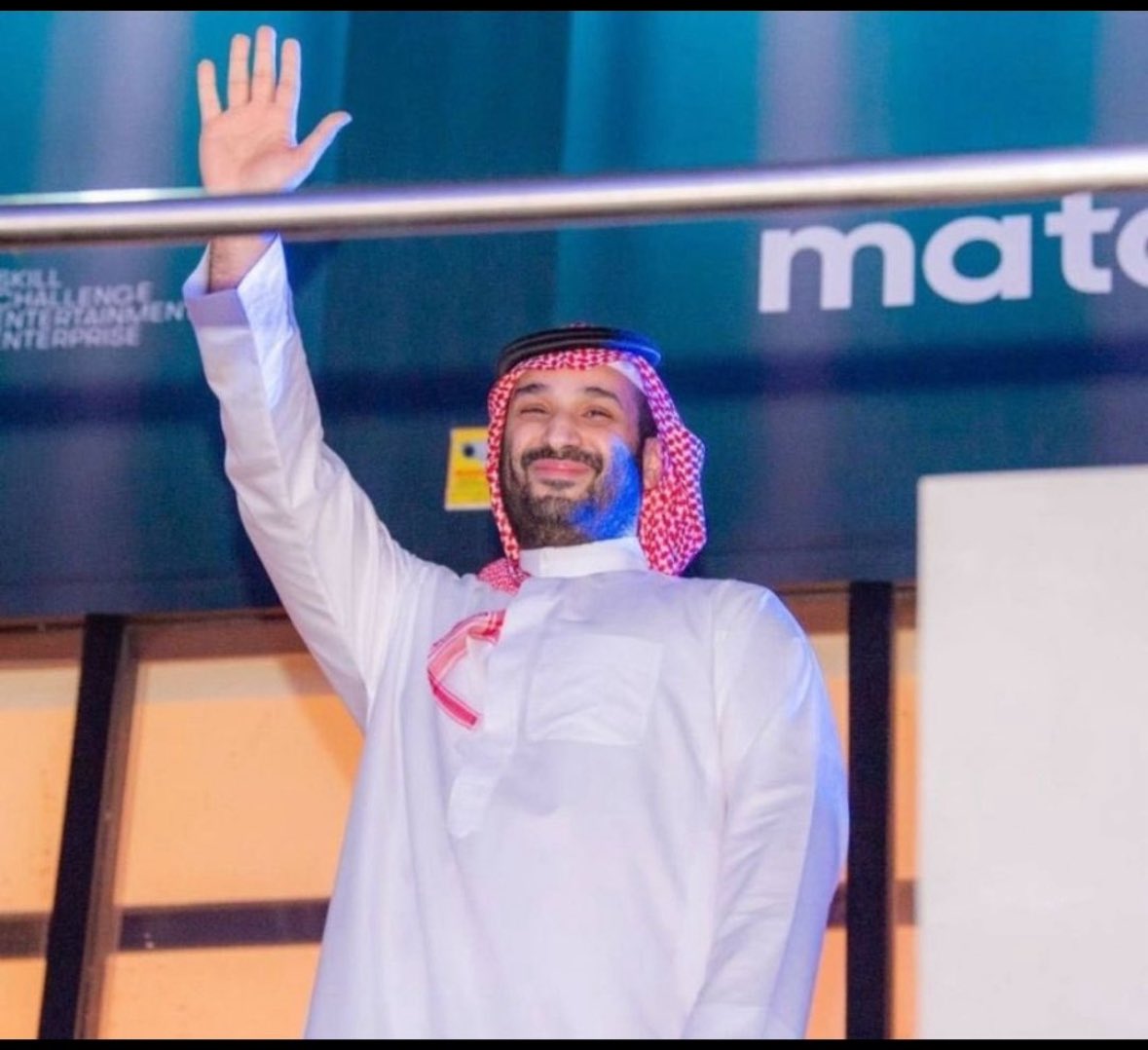 #محمد_بن_سلمان قائلاً يوماً:
"نحنُ بدونكم ولا شي"
--
وكان يقصد بها شعب المملكة العربية السعودية، أنا لستُ سعودياً ولكنني أيقنت بأن هذا القائد هو الذي ينتظره العرب من عدة قرون، من يُقدر أصحاب الجهود هم قادة النجاح 🖐️